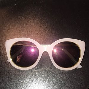 Light pink/ purple sunglasses